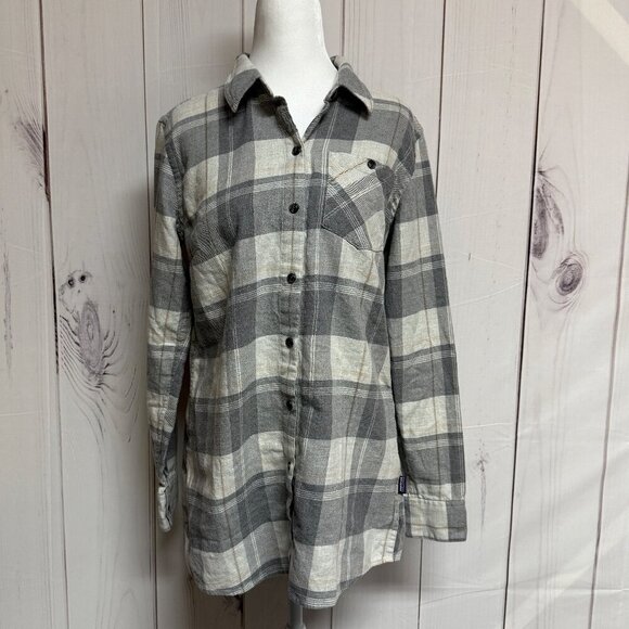 Patagonia Tops - Patagonia Women’s Aspen Forest Tunic Gray White Plaid Size Small Style 53235